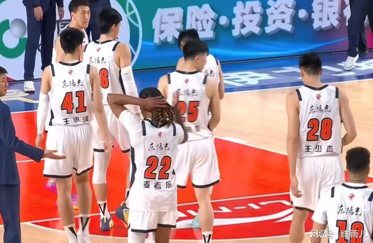 开云体育官方网站-一箭双雕！广东队“战略性”输给新疆男篮，杜锋想要做掉辽宁？